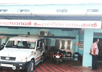 പെരുമ്പാവൂരിൽ വീടിനുള്ളിൽ അതിക്രമിച്ചു കയറി യുവതിയ്ക്കു നേരെ ലൈം​ഗീകാതിക്രമം ; മോഷ്ടിക്കാനെത്തിയ ആളാണ് ആക്രമിച്ചത്;  പ്രതിക്കായി പൊലീസ് തെരച്ചിൽ