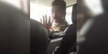 ഇനി നിന്നെയൊക്കെ ഇവിടെ വീണ്ടും കണ്ടാൽ ജീവിതം ഞാൻ നശിപ്പിക്കും… അധികം കളിച്ചാൽ നിങ്ങളുടെ ബാഗിൽ 50-50 ഗ്രാം പൗഡർ വെച്ച് കള്ള ഡ്രഗ് കേസുണ്ടാക്കി ജയിലിൽ തള്ളും”… കയ്യൂക്കിന്റെ ബലത്തിൽ പ്രതിഷേധം കൈകാര്യം ചെയ്യുമെന്ന് പോലീസിന്റെ ഭീഷണി- വീഡിയോ വൈറലായതോടെ അന്വേഷണത്തിന് ഉത്തരവ്