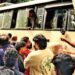 “അവരെ ഇങ്ങോട്ട് ഇറക്കി വിട് സാറേ… ഞങ്ങളുടെ പിള്ളേരെയാണടാ നീയൊക്കെ തല്ലിയത്, നിന്നെയൊന്നും ജയിലിലേക്ക് കൊണ്ടുപോകില്ല, റോഡിലിട്ട് തീർക്കും…’’ തൃക്കാക്കരയിൽ പ്രതികളെ തെരുവിലിട്ട് തീർക്കുമെന്ന് നാട്ടുകാർ, സ്റ്റേഷന്റെ പ്രധാന കവാടങ്ങൾ പൂട്ടി പോലീസ്