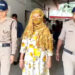 ജോലി ചെയ്തിരുന്ന വീട്ടില് നിന്നും ആഭരണങ്ങള് മോഷ്ടിച്ചു, പിന്നാലെ അവ ധരിച്ച് റീല്സും സ്റ്റാറ്റസും പങ്കുവച്ചു, വീട്ടു ജോലിക്കാരിയെ കയ്യോടെ പൊക്കി പൊലീസ്
