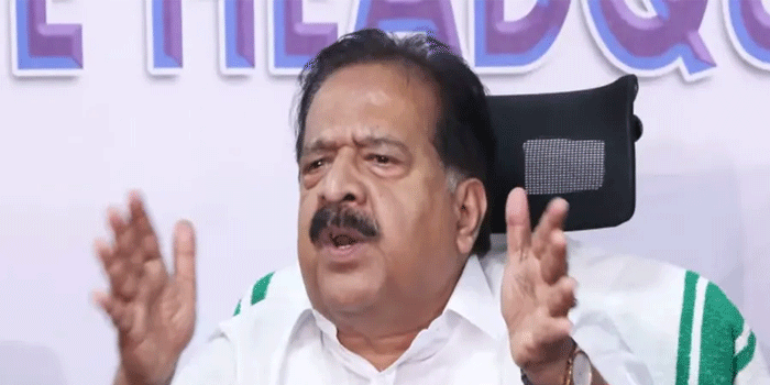 ‘കുട്ടികളുടെ ബാഗുകൾ തുറന്ന് പരിശോധിക്കരുതെന്ന ബാലാവകാശ കമ്മിഷന്റെ നിർദേശം പിൻവലിക്കണം; മയക്കുമരുന്ന് വിരുദ്ധ പ്രവർത്തനങ്ങൾ കൂടുതൽ ശക്തിപ്പെടുത്തും; നഗരസഭകൾ തോറും പ്രത്യേക കൺട്രോൾ റൂമുകൾ ; കേന്ദ്രം പിന്തുണ അറിയിച്ചിട്ടുണ്ട്‘- ആഭ്യന്തര മന്ത്രി രമേശ് ചെന്നിത്തല