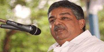‘വി.എസ്. ഉണ്ടായിരുന്നെങ്കിൽ പാർട്ടിയെ ഒറ്റുന്നവരെ വെറുതെ വിടില്ലായിരുന്നു; വഞ്ചിക്കാൻ ശ്രമിക്കുന്നവരുടെ മുഖത്തുനോക്കി ധിക്കാരത്തോടെ സംസാരിക്കുന്ന നേതാവ്; അദ്ദേഹം ഉണ്ടായിരുന്നെങ്കില്…‘- സജി ചെറിയാൻ