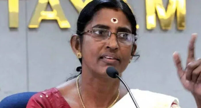 “മോനേ ശിവകുമാരാ, മോന്റെ അസുഖം ഞങ്ങള്ക്ക് പിടികിട്ടി, മദനിയെക്കാത്ത് മോന്റപ്പൂപ്പന്മാര് വേദിയില് തൊഴുതിരുന്നപ്പോള് മോന് ഈ ഏനക്കേട് ഉണ്ടായിരുന്നില്ല, മോനുള്ള മരുന്ന് ഈ സമൂഹം തരും, ഇത്തിരി വൈകിയാലും തരും”, ശിവപ്രസാദിന് മറുപടിയുമായി ശശികല
