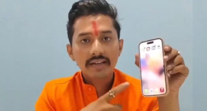 ആപ്പിള് സിരി അസ്സലാമു അലൈക്കും പറയും, ജയ് ശ്രീറാം പറയുന്നില്ല, ഹിന്ദുക്കളെ ചതിക്കുകയാണ്, ജിഹാദി അജണ്ടയാണ് ഇതിനു പിന്നില്, ഹിന്ദുക്കള് ഐഫോണ് ബഹിഷ്കരിക്കണമെന്ന് വിശ്വ ഹിന്ദു പരിഷത്ത്
