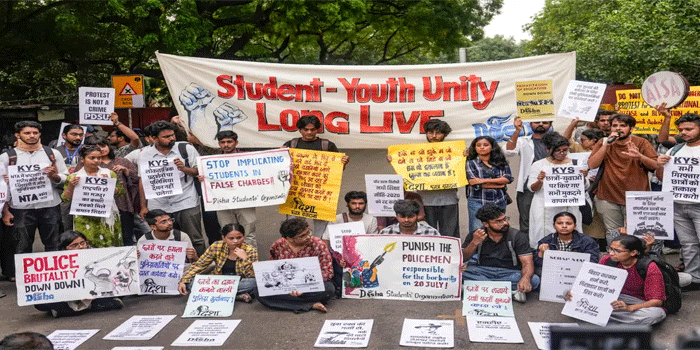 ‘കേട്ടപാതി കേൾക്കാത്ത പാതി സമരം അവസാനിപ്പിച്ചതാണ് എല്ലാത്തിനും കാരണം‘- സിജെപിയെ പഴിച്ച് വിദ്യാർത്ഥി സംഘടനകൾ; ജന്തർ മന്തറിലേക്ക് മാർച്ച് നടത്തി