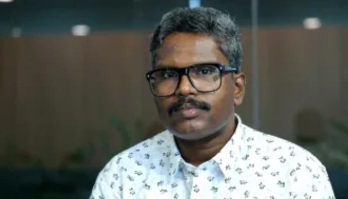 രാമ ക്ഷേത്രത്തില് നിന്ന് കോടികള് കൊള്ളയടിച്ചതിനെ കുറിച്ച് ഒരക്ഷരം മിണ്ടാത്തവന്മാരാണ് ഇപ്പോള് ആചാരപ്രസംഗം നടത്തുന്നത്, നിലവിളക്കിന് സമീപം ചെരുപ്പിടണോ വേണ്ടയോ എന്നത് ഐ എം വിജയന്റെ തീരുമാനമാണ്, തെറിയഭിഷേകം മലയാളിയുടെ ദുർഗന്ധം വമിക്കുന്ന ജാതിബോധ്യത്തിന്റെ ഉത്തമ ദൃഷ്ടാന്തം- ടി എസ് ശ്യാംകുമാര്