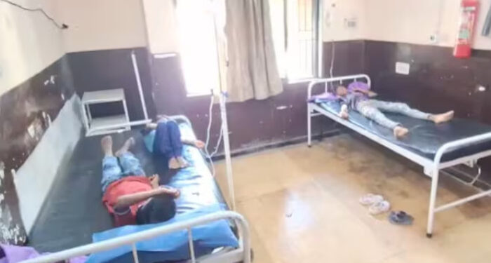 സ്കൂളില് നിന്ന് വിളമ്പിയ ഭക്ഷണത്തില് ചത്ത തേള്, വിദ്യാര്ത്ഥികള്ക്ക് കടുത്ത തളര്ച്ചയും ബോധക്ഷയവും, 100 പേര് ആശുപത്രിയില് ചികിത്സയില്