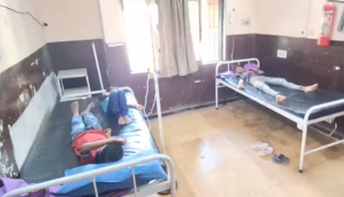 സ്കൂളില് നിന്ന് വിളമ്പിയ ഭക്ഷണത്തില് ചത്ത തേള്, വിദ്യാര്ത്ഥികള്ക്ക് കടുത്ത തളര്ച്ചയും ബോധക്ഷയവും, 100 പേര് ആശുപത്രിയില് ചികിത്സയില്