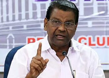 ഊരാളുങ്കലിനെ പൂട്ടി തിരുവഞ്ചൂർ, നിയമസഭയിലെ ശങ്കരനാരായണൻ തമ്പി ഹാളിന്റെ പരിപാലന ചുമതലയിൽ നിന്ന് ഒഴിവാക്കാൻ നിർദേശം, കഴിഞ്ഞ സർക്കാരിന്റെ കാലത്ത് ലേബർ കോൺട്രാക്ട് കോപ്പറേറ്റീവ് സൊസൈറ്റിക്ക് തുക അനുവദിച്ചുകൊണ്ട് പുറപ്പെടുവിച്ച ഉത്തരവുകൾ ഉൾപ്പെടെ റദ്ദാക്കും