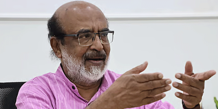 ‘സത്യപ്രതിജ്ഞയ്ക്ക് മുമ്പ് ചാർട്ടേഡ് വിമാനത്തിൽ പോയി അദാനിയെ കണ്ടത് എന്തിനാ സതീശാ? ഒന്നും അറിയില്ലെന്ന് പറഞ്ഞങ്ങ് ഒഴിവാകല്ലേ; ചരിത്രത്തിൽ ആദ്യമായി മൂന്ന് പ്രധാന വകുപ്പുകൾ കൈകാര്യം ചെയ്യുന്ന മുഖ്യമന്ത്രിയുടെ വിശദീകരണം വിശ്വസനീയമല്ല‘- തോമസ് ഐസക്