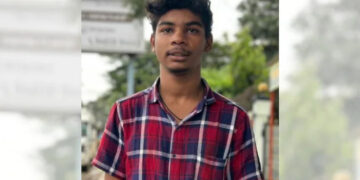 മൂന്ന് വര്‍ഷത്തെ പ്രണയം ഉപേക്ഷിച്ച് മറ്റൊരാളെ വിവാഹം കഴിച്ചു, 18കാരിയെ വീട്ടില്‍ കയറി കുത്തിപ്പരിക്കേല്‍പ്പിച്ച് യുവാവ്, കഴുത്തിലും വാരിയെല്ലുകളിലും ഗുരുതര മുറിവ്