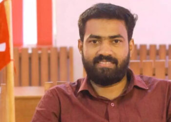 ഇന്നലെവരെ എങ്ങനെയാണോ ഭക്ഷണം നൽകിയത് അതുപോലെ നാളെയും ചെയ്യും, ഒരു മന്ത്രിയെ കൊണ്ടും തടസ്സപ്പെടുത്താൻ കഴിയില്ല, കെ മുരളീധരന് ഭക്ഷണത്തില് മണ്ണുവാരിയിടുന്നുവെന്ന് ഡി.വൈ.എഫ്.ഐ സംസ്ഥാന സെക്രട്ടറി