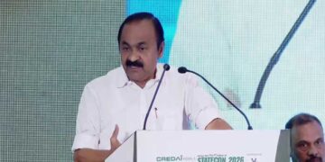 നികുതി കൂട്ടി ഖജനാവ് നിറയ്ക്കാനില്ല ഈ സർക്കാർ!! പോർട്ട് സിറ്റി കേരളത്തിൻ്റെ സ്വപ്ന പദ്ധതി…വിഴിഞ്ഞം തുറമുഖത്തിന്റെ ഓഹരി കൈമാറാനുള്ള അദാനിയുടെ നടപടിയിൽ സർക്കാർ നിയമോപദേശം തേടും, എടുത്തുചാടി അനുമതി നൽകില്ല- വി ഡി സതീശൻ