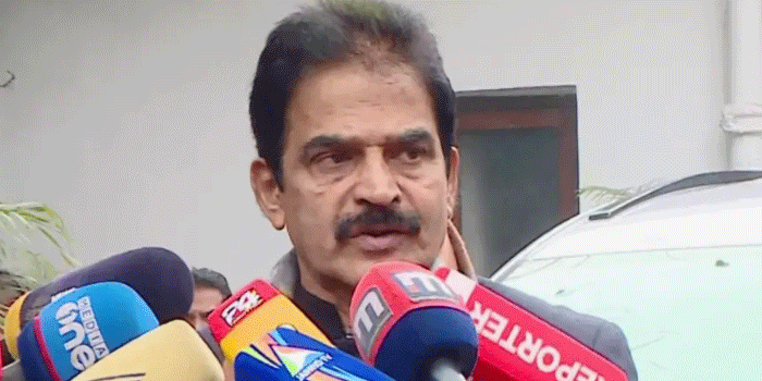 ‘നമ്മളെ പറ്റിച്ചതാണ്;കടുത്ത അനാദരവ്; ആദ്യം പറഞ്ഞു ഒരൊറ്റ സൈനീകന്റെ ജീവൻ പോലും നഷ്ടമായിട്ടില്ലെന്ന്; ഒരു വർഷത്തിനു ശേഷം വെളിപ്പെടുത്തിയിരിക്കുയാണ് ആറ് സൈനികർ വീരമൃത്യു വരിച്ചെന്ന്’; പ്രതിരോധ മന്ത്രിയ്ക്കെതിരെ നോട്ടീസ് നല്കി കെ.സി വേണുഗോപാൽ