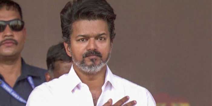 ഇത് വിജയ്യുടെ പ്രായശ്ചിത്തം? കരൂർ ദുരന്തത്തിൽ ജീവൻ നഷ്ടമായ കുടുംബത്തിൽ ഒരാൾക്ക് സർക്കാർ ജോലി, ഉത്തരവ് നേരിട്ട് കൈമാറും