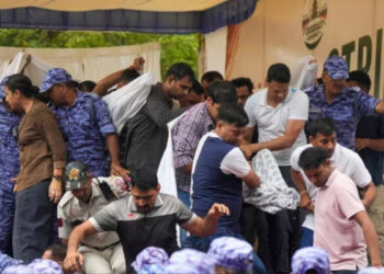 ഞാനൊരു കുറ്റവാളിയാണോ? ഇവർ പൊലീസല്ല, ആർഎസ്എസ് ഗുണ്ടകളാണ്, വാങ്ചുക്കിനെ അസഭ്യം പറഞ്ഞാണ് അവര്‍ വലിച്ചിഴച്ചു കൊണ്ടുപോയത്, എന്നേയും മര്‍ദിച്ചു, സിജെപി നേതാവ്  അഭിജിത് ദീപ്കെ