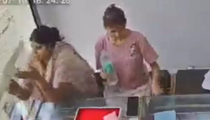 ദാഹിച്ചപ്പോള് ജ്വല്ലറി ഉടമ കുപ്പിവെള്ളം നല്കി, കുടിച്ച ഉടന് രക്തം ചര്ദിച്ച് യുവതി, നല്കിയത് സീല് ചെയ്ത ബോട്ടില്, വിഷാംശം കലര്ന്നതെങ്ങനെയെന്നറിയാതെ പൊലീസ്