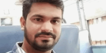 പരസ്പ്പരം വാക്കേറ്റം മൂത്തപ്പോൾ കലി കൊണ്ട ഭാര്യ കൈയ്യിൽ കിട്ടിയ മൊബൈൽ ഫോൺ എടുത്ത് ഭർത്താവിന്റെ തലയ്ക്കിട്ട് അടിച്ചു; യുവാവ് മരിച്ചു