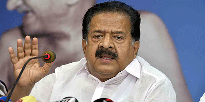 വൈസ് ചാൻസലർക്ക് ശവമഞ്ചം ; ‘ഇത്തരം സമരമുറകൾ പ്രാകൃതം; കർശന നടപടിയുണ്ടാകും‘- സംസ്കൃത സർവകലാശാലയിലെ പ്രതിഷേധത്തിൽ രൂക്ഷ വിമർശനവുമായി ആഭ്യന്തര മന്ത്രി രമേശ് ചെന്നിത്തല
