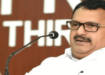 ‘ഡോക്ടർമാരുടെ പേര്, ഒ.പി ദിവസവും സമയവും ഉൾപ്പെടെയുള്ള വിവരങ്ങൾ സർക്കാർ ആശുപത്രികളിൽ പ്രദർശിപ്പിക്കണം; അത് പൊതുജനങ്ങൾക്ക് വ്യക്തമായി കാണാവുന്ന രീതിയിലാവണം‘- നിർദ്ദേശം നൽകി മന്ത്രി കെ. മുരളീധരൻ