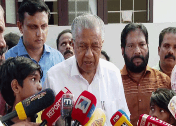 ‘രാജേഷിന്റെ കുടുംബത്തിന് സർക്കാർ സഹായം ഉറപ്പാക്കണം;എന്ത് സഹായം നൽകിയാലും അത് അധികമാകില്ല; ഭാര്യയ്ക്ക് ഉടൻ ജോലി നൽകണം’: വീട് സന്ദർശിച്ച്  പിണറായി വിജയൻ
