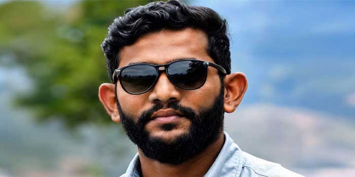 ബൈക്കിൽ ഇടിച്ചശേഷം കാർ നിർത്താതെപോയി; റോഡിലേക്കു തെറിച്ചുവീണ യുവാക്കൾ രക്തം വാർന്ന് റോഡിൽ കിടന്നത് 15 മിനിറ്റോളം, യുവാവിന് ദാരുണാന്ത്യം, സുഹൃത്തിനു ഗുരുതര പരുക്ക്!! അപകടം മറ്റൊരു സുഹൃത്തിന്റെ വിവാഹത്തിൽ പങ്കെടുത്ത് മടങ്ങവെ
