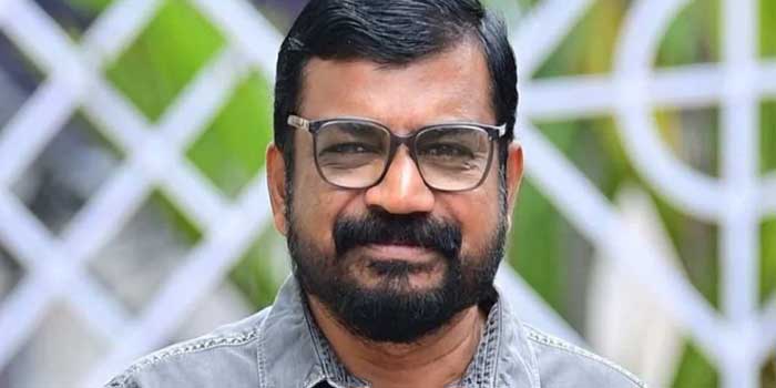 രാജിവയ്ക്കുകയോ, അവധിയിൽ പോകുകയോ ചെയ്യണം- പത്രാധിപസമിതി!! ദേശാഭിമാനി പത്രാധിപസമിതി അംഗം കെ.ആർ. അജയൻ രാജിവച്ചു, രാജി ‘കള്ളൻ വിജയൻ’ ലേഖന വിവാദത്തെ തുടർന്ന്