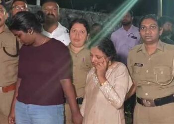 പോലീസിന്റെയും എക്‌സൈസിന്റെയും കണ്ണുവെട്ടിക്കാൻ മകന്റെ എട്ടു വയസുള്ള മകളേയും ലഹരി കടത്താൻ ഉപയോ​ഗിച്ചു!! തുണിക്കച്ചവടത്തിന്റെ മറവിൽ എംഡിഎംഎ കടത്താൻ ശ്രമിച്ച അമ്മയും മകനും പെൺസുഹൃത്തും ഉൾപ്പെടെ നാലു പേർ അറസ്റ്റിൽ, കുട്ടിയെ ബന്ധുക്കളെ ഏൽപിച്ചു