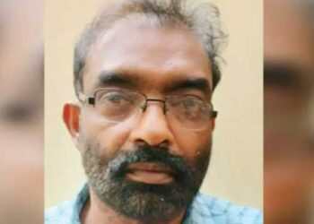 ക്ഷേ​ത്ര​ത്തി​നുള്ളിൽ കടന്ന് പ​ട്ടു​ട​യാ​ട​യി​ൽ മു​ള​കു​പൊ​ടി വിതറി ക​ഴ​കം ജോ​ലി ചെ​യ്യു​ന്ന വയോധികയുടെ മുഖത്തു  അമർത്തി, പിന്നാലെ കഴുത്തിൽ കിടന്ന സ്വർണമാല പൊട്ടിക്കാൻ ശ്രമം, നിലവിളി കേട്ട് നാട്ടുകാർ ഓടിയെത്തിയതോടെ മോഷണം പൊളിഞ്ഞു, പൂജാരി അറസ്റ്റിൽ, പിടിയിലായത് കൊലക്കേസിലും ക്രിമിനൽ കേസിലും പ്രതിയായിരുന്നയാൾ