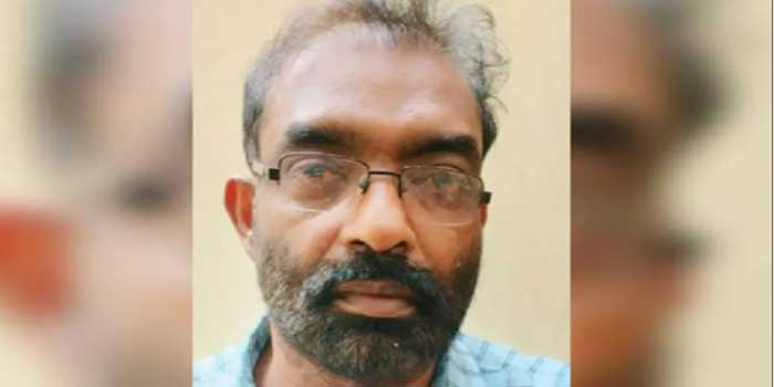 ക്ഷേ​ത്ര​ത്തി​നുള്ളിൽ കടന്ന് പ​ട്ടു​ട​യാ​ട​യി​ൽ മു​ള​കു​പൊ​ടി വിതറി ക​ഴ​കം ജോ​ലി ചെ​യ്യു​ന്ന വയോധികയുടെ മുഖത്തു  അമർത്തി, പിന്നാലെ കഴുത്തിൽ കിടന്ന സ്വർണമാല പൊട്ടിക്കാൻ ശ്രമം, നിലവിളി കേട്ട് നാട്ടുകാർ ഓടിയെത്തിയതോടെ മോഷണം പൊളിഞ്ഞു, പൂജാരി അറസ്റ്റിൽ, പിടിയിലായത് കൊലക്കേസിലും ക്രിമിനൽ കേസിലും പ്രതിയായിരുന്നയാൾ
