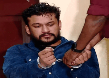 ഒളിത്താവളം കണ്ടെത്തിയതായി സംശയിച്ചതോടെ ഓട്ടോയിൽ കയറി അടുത്തയിടത്തേയ്ക്ക്; ഓട്ടോ ഡ്രൈവറുടെ ഫോണിൽ നിന്ന് വിളിച്ച് സുഹൃത്തിനെ കാറുമായി വരുത്തി കണ്ണൂരിലേയ്ക്ക്; വെറുതെ വിടില്ല,അർജുൻ ആയങ്കിക്ക് കാപ്പ കുരുക്ക്; കൊടുംകുറ്റവാളിയെന്ന് പൊലീസ്