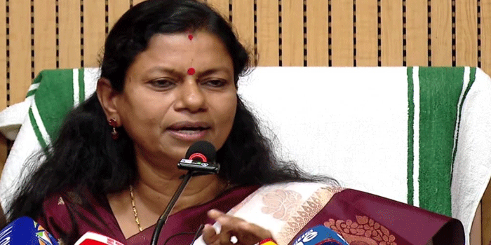 ‘അഭിപ്രായ സ്വാതന്ത്ര്യം എല്ലാവർക്കുമുണ്ട്, പക്ഷേ ഈ പരാമർശം അനുകരണീയമല്ല; രാജ്യത്തിന്റെ  രാഷ്ട്രപതി പോലും വനിതയാണ്; മതവിശ്വാസം പിന്തുടരുന്നതിൽ തെറ്റില്ല, ഭരണഘടനയെ മാനിക്കണം’; കാന്തപുരത്തിന്റെ സ്ത്രീ വിരുദ്ധ പരാമർശത്തിൽ മന്ത്രി ബിന്ദു കൃഷ്ണ