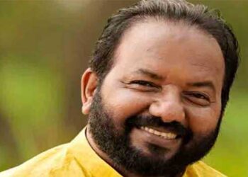 സ്വാതന്ത്ര്യദിനത്തിൽ മുഖ്യമന്ത്രി വന്ദേമാതരം മുഴുവനായി പാടിയില്ലെങ്കിൽ ഭവിഷ്യത്ത് ഗുരുതരം!! പാണക്കാട്ടെ തമ്പുരാന്റെ അനുഗ്രഹം വാങ്ങി അദ്ദേഹം പറയുന്നതുപോലെ ചെയ്യാമെന്ന് വിചാരിച്ചാൽ ഈ സ്ഥാനം രാജിവെച്ച് പാണക്കാട്ടെ അടിമപ്പണി ചെയ്യുന്നതായിരിക്കും വിഡി സതീശന് നല്ലത്- വിദ്വേഷ പ്രസംഗവുമായി ബിജെപി നേതാവ്