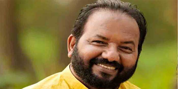 സ്വാതന്ത്ര്യദിനത്തിൽ മുഖ്യമന്ത്രി വന്ദേമാതരം മുഴുവനായി പാടിയില്ലെങ്കിൽ ഭവിഷ്യത്ത് ഗുരുതരം!! പാണക്കാട്ടെ തമ്പുരാന്റെ അനുഗ്രഹം വാങ്ങി അദ്ദേഹം പറയുന്നതുപോലെ ചെയ്യാമെന്ന് വിചാരിച്ചാൽ ഈ സ്ഥാനം രാജിവെച്ച് പാണക്കാട്ടെ അടിമപ്പണി ചെയ്യുന്നതായിരിക്കും വിഡി സതീശന് നല്ലത്- വിദ്വേഷ പ്രസംഗവുമായി ബിജെപി നേതാവ്