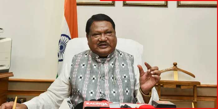 എന്നെ പുറത്താക്കാൻ ബിജെപിക്കുള്ളിൽ തന്നെ ശ്രമം നടക്കുന്നുണ്ട്, എന്റെ പ്രതിച്ഛായ തകർക്കാൻ ശ്രമിച്ചാൽ അവരുടെ കൈകൾ വെട്ടി ദൂരെയെറിയാനുള്ള കരുത്ത് എനിക്കുണ്ട്- മന്ത്രിസ്ഥാനം നഷ്ടപ്പെടുത്താൻ നീക്കം നടക്കുന്നതായി കേന്ദ്രമന്ത്രി ജുവൽ ഓറം