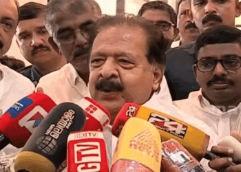 അർജുൻ ആയങ്കിയെ പിടികൂടാൻ സഹായിച്ച ഓട്ടോറിക്ഷ ഡ്രൈവർക്ക് ഒരു ലക്ഷം രൂപ പാരിതോഷികം നൽകും;പൊതുതാൽപര്യമുള്ള ഒരു വ്യക്തിയാണ് ഇതിനായി മുന്നോട്ടുവന്നതെന്ന് ആഭ്യന്തരമന്ത്രി രമേശ് ചെന്നിത്തല