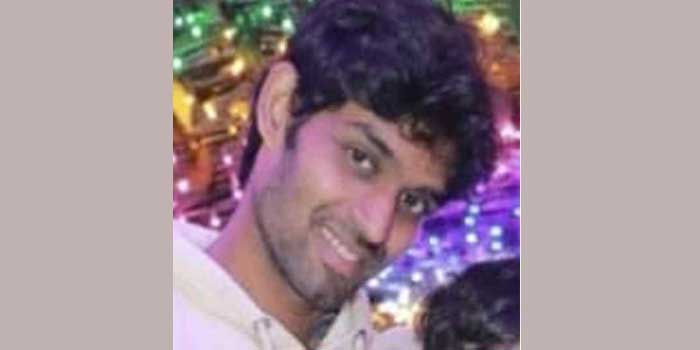 വാഹനം ഓടിക്കുന്നതിനിടെ ഉറങ്ങിപ്പോയി, നിയന്ത്രണംവിട്ട കാർ തല കീഴായി 50 അടി താഴ്ചയുള്ള തോട്ടിലേക്ക് മറിഞ്ഞു, യുവാവിന് ദാരുണാന്ത്യം, കാറിലുണ്ടായിരുന്ന കുഞ്ഞും ഭാര്യയുമടക്കമുള്ളവർ അത്ഭുതകരമായി രക്ഷപ്പെട്ടു, സീറ്റ് ബെൽട്ട് ഇട്ടിരുന്നതിനാൽ ജെറിനു പുറത്തുകടക്കാനായില്ല