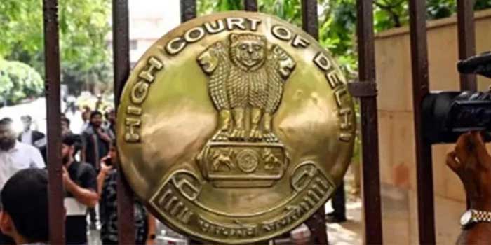 ‘സ്ത്രീകളുടെ വസ്ത്രധാരണം സമൂഹത്തിന്റെ വിഷയമല്ല, അവരുടെ വ്യക്തിപരമായ തിരഞ്ഞെടുപ്പ്!! അവളെ നിയന്ത്രിക്കാൻ അയൽക്കാരനോ, സമൂഹത്തിനോ പ്രതിക്കോ, എന്തിന് കോടതിയിൽ ഹാജരാകുന്ന വക്കീലിനോ അവകാശമില്ല’- കോടതി