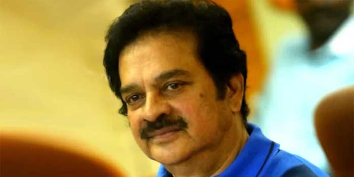 ‘ഞാൻ ഉദ്ദേശിക്കുന്ന രാഷ്ട്രീയം ശ്രീനാരായണ ഗുരുദേവന്റെ ആദർശങ്ങളും ആശയങ്ങളും അടങ്ങുന്നതാണ്, കഴിഞ്ഞ അഞ്ച് വർഷം സംസ്ഥാന ബിജെപിയിൽ അത് കണ്ടില്ല, എന്റെ ലൈൻ ഇതല്ലെന്ന് എനിക്ക് മനസിലായി’…. അപ്രതീക്ഷിത പ്രഖ്യാപനം, ബിജെപി വിട്ട് നടൻ ദേവൻ