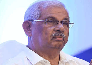 പിഎസ്‌സി നിയമന തട്ടിപ്പ്: സെക്രട്ടറിയെ വിളിച്ചുവരുത്തി ഗവർണർ, പരീക്ഷാ തട്ടിപ്പുമായി ബന്ധപ്പെട്ട വിശദാംശങ്ങൾ ചോദിച്ചു; ലോക്ഭവൻ ഇടപെടുന്നു