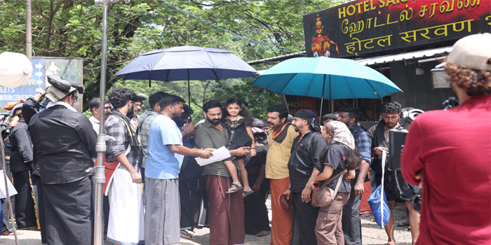 ഹരിവരാസനനം ചിത്രത്തിന്റെ പുതിയ ഷെഡ്യൂൾ പമ്പയിൽ ആരംഭിച്ചു; നിർമ്മാതാവ് അജിത് വിനായക ഹൈകോടതി ദേവസ്വം ബഞ്ചിനെ സമീപിച്ചതിനെ തുടർന്നാണ്  ചിത്രീകരണാനുമതി ലഭിച്ചത്