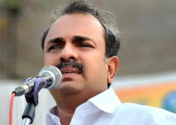 പണ്ഡിതരെ വേദിയിൽ കൊണ്ട് വന്ന്  സിപിഎം കളവ് പറയിപ്പിക്കുകയാണ്, ഉന്നത പണ്ഡിതൻ പരസ്യമായ കളവ് പറയുന്നതിൽ ശ്രദ്ധിക്കണം. അമുസ്ലിങ്ങളെ ഉൾപ്പെടുത്തി വഖഫ് ബോർഡ് പുനഃസഘടപ്പിക്കുന്നതിൽ എതിർപ്പ് ഇല്ലന്ന് പറഞ്ഞ് ഒപ്പിട്ട ആളാണ് ഉമർ ഫൈസി- കെ പി നൗഷാദലി എംഎൽഎ