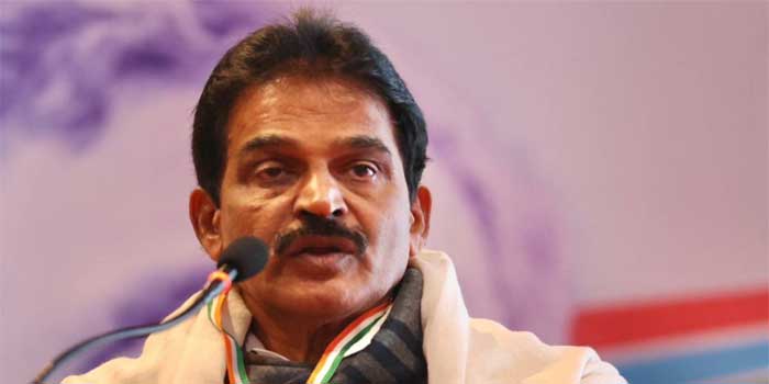 ‘അദാനിക്ക് വേണ്ടി ട്രംപിന് മുന്നിൽ അടിയറ വെച്ചതാണോ ഇന്ത്യയുടെ വിദേശനയം? ഖാർഗെയ്ക്കെതിരെ നടത്തിയ ജാതീയമായ അധിക്ഷേപത്തിൽ പ്രധാനമന്ത്രി മാപ്പ് പറയണം, രാജ്യം മുഴുവൻ അറിയപ്പെടുന്ന ഒരു മുതിർന്ന നേതാവിന്റെ അവസ്ഥ ഇതാണെങ്കിൽ സാധാരണക്കാരായ ദളിത് വിഭാഗങ്ങളുടെ സ്ഥിതി എന്താകും?- കെ സി വേണുഗോപാൽ