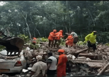 അതിശക്ത മഴയിൽ വിറങ്ങലിച്ച് സംസ്ഥാനം; ഇടുക്കിയിലും പത്തനംതിട്ടയിലും ഉരുൾപൊട്ടലിൽ രണ്ട് മരണം, ഒരാളെ കാണാതായി