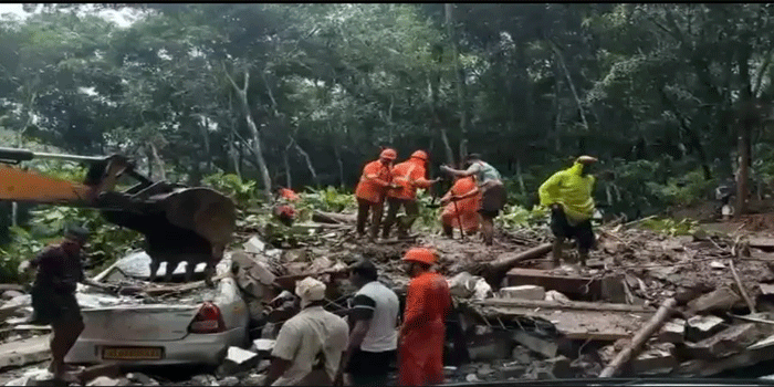 അതിശക്ത മഴയിൽ വിറങ്ങലിച്ച് സംസ്ഥാനം; ഇടുക്കിയിലും പത്തനംതിട്ടയിലും ഉരുൾപൊട്ടലിൽ രണ്ട് മരണം, ഒരാളെ കാണാതായി