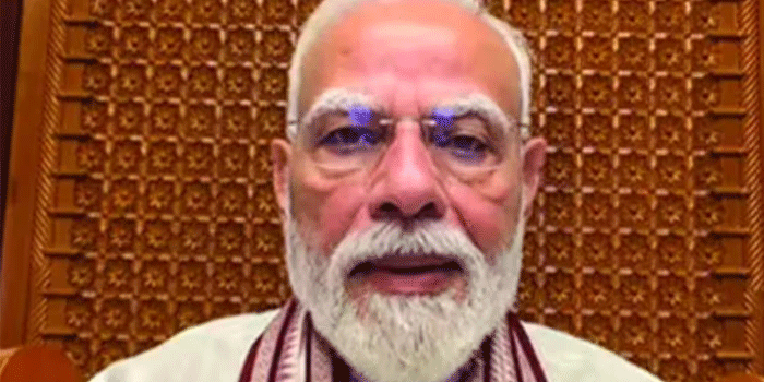 ‘കുറുക്കുവഴികൾ തേടി പോകരുത്; ഇഷ്ടപ്പെട്ട വ്യക്തികളുടെ ആത്മകഥകൾ വായിക്കണം‘:യുവാക്കളോട് പ്രധാനമന്ത്രി