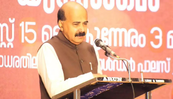 “അമ്മ ആരെന്നറിയുന്നവർ വന്ദേമാതരം പാടും, എന്നാല് അമ്മ ആരെന്നറിയാത്തവർ വന്ദേമാതരം പാടില്ല”, നമ്മുടെ അമ്മയാണ് ഭാരതം, ആര്എസ്എസ് വേദിയില് വിവാദ പരാമര്ശവുമായി കേരള സർവകലാശാല വി സി മോഹനൻ കുന്നുമ്മൽ