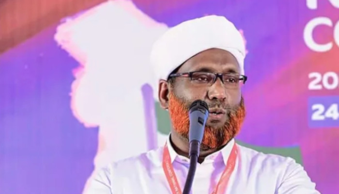 യുവതീ-യുവാക്കൾ ഇടകലർന്ന് ആടിപ്പാടുന്നത് ഇസ്ലാമിക വിശ്വാസത്തിനെതിര്, സ്ത്രീകൾക്ക് നേരെ ലൈംഗിക പീഡനത്തിന് സാധ്യത കൂടുതലാണ്, അത് തടയാനാണ് ശരീരം മുഴുവൻ മറയ്‌ക്കാൻ പറയുന്നത്, കാന്തപുരത്തെ ന്യായീകരിച്ച് എസ്‌വൈഎസ് നേതാവ്