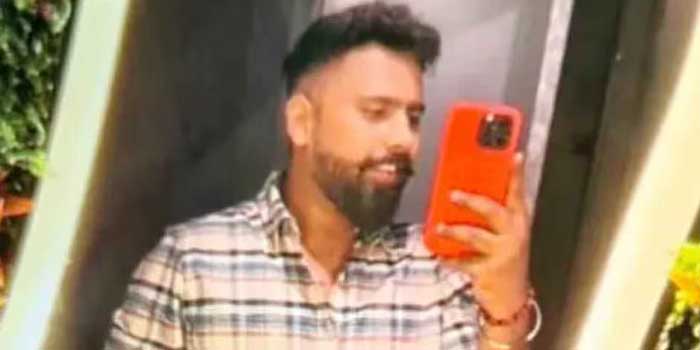 നടുറോഡിൽ വച്ച് കാമുകനും കാമുകിയുടെ ആൺ സുഹൃത്തും തമ്മിൽ തർക്കം, കാറിൽ കയറി പോകുന്നതു കണ്ട് വാഹനം നിർത്താൻ ആവശ്യപ്പെട്ട് ഓടുന്ന വാഹനത്തിൽ ചാടിക്കയറി യുവാവ്, ബാലൻസ് കിട്ടാതെ നിലത്തുവീണ് കാമുകനു ദാരുണാന്ത്യം, മരണം കാറിന്റെ പിൻചക്രം ദേഹത്ത് കയറിയിറങ്ങി