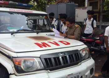 ഒന്നും വേണ്ട… എല്ലാം മാറ്റിക്കോ, പഴയപടിതന്നെ വണ്ടി അങ്ങ് ഓടിച്ചാൽ മതി!! വാഹനങ്ങളിൽ കണ്ടെത്തുന്ന ഓരോ അനധികൃത രൂപമാറ്റങ്ങൾക്കും നിലവിലുള്ള നിയമങ്ങളും ചട്ടങ്ങളും അനുസരിച്ചുള്ള പിഴ, മാറ്റം വരുത്തിയ വാഹനം പൂർവ്വ സ്ഥിതിയിലാക്കി പരിശോധനയ്ക്ക് ഹാജരാക്കണം- ട്രാൻസ്‌പോർട്ട് കമ്മീഷണർ
